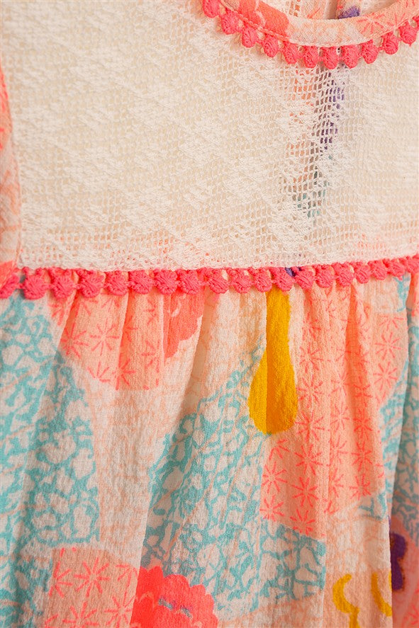 Detail stof neon jurk