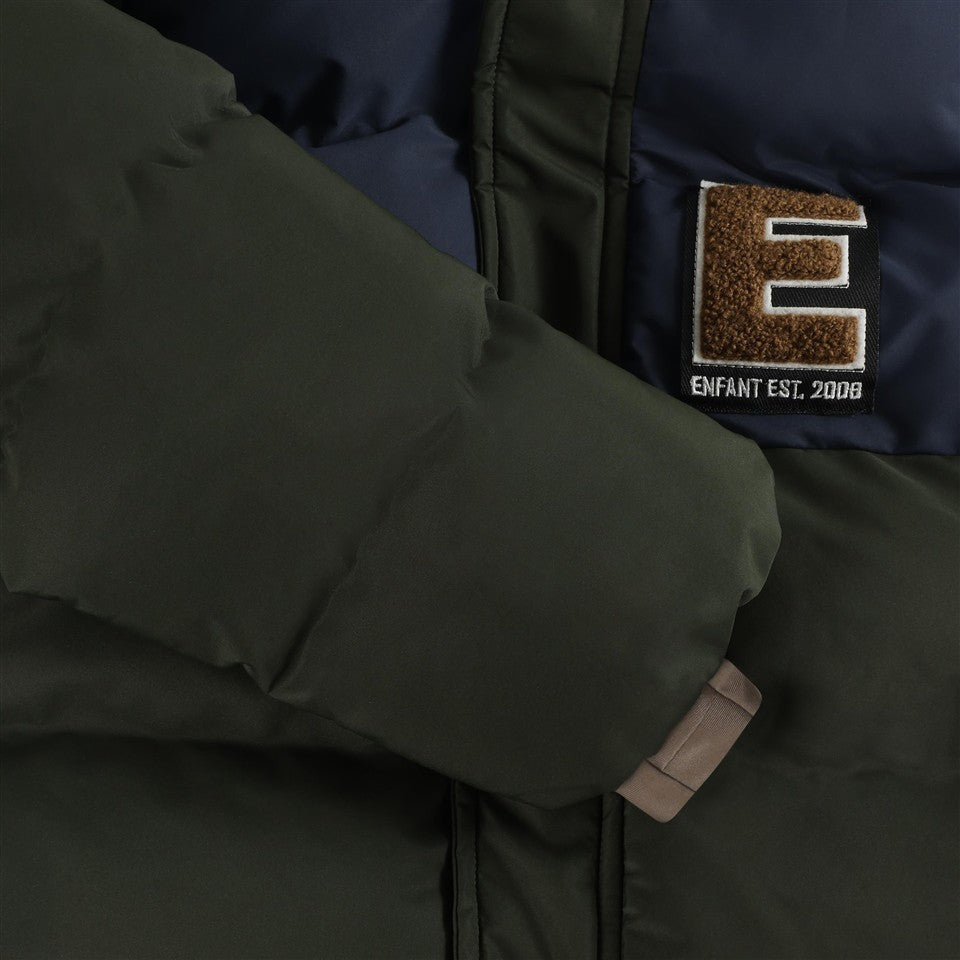 Stoere winterjas voor jongens in groen en blauw.
