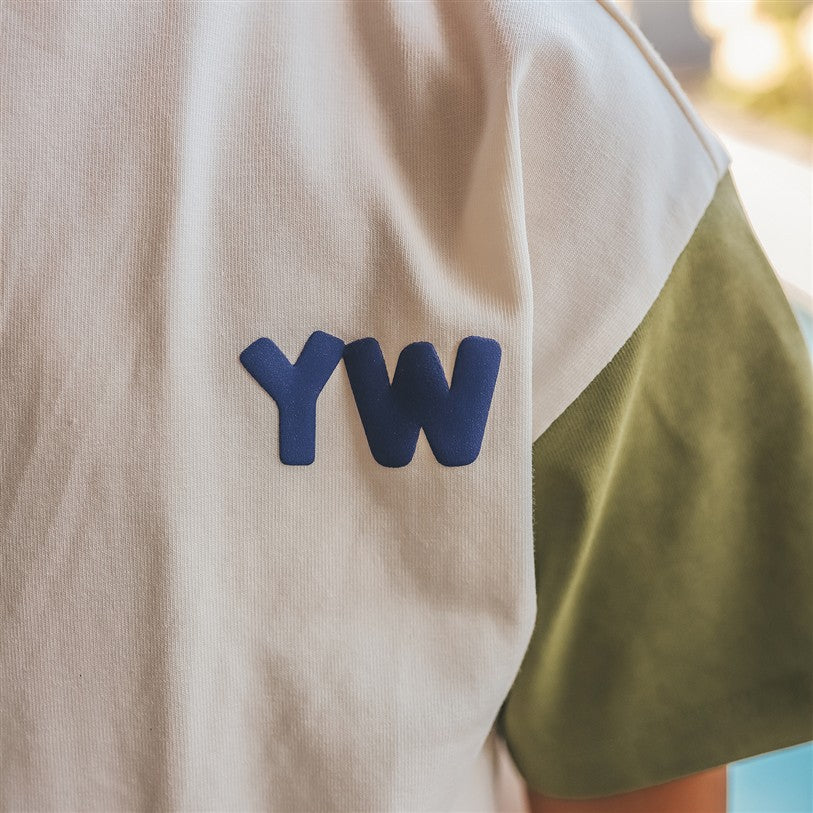 detail YW op voorzijde wide tshirt fresh