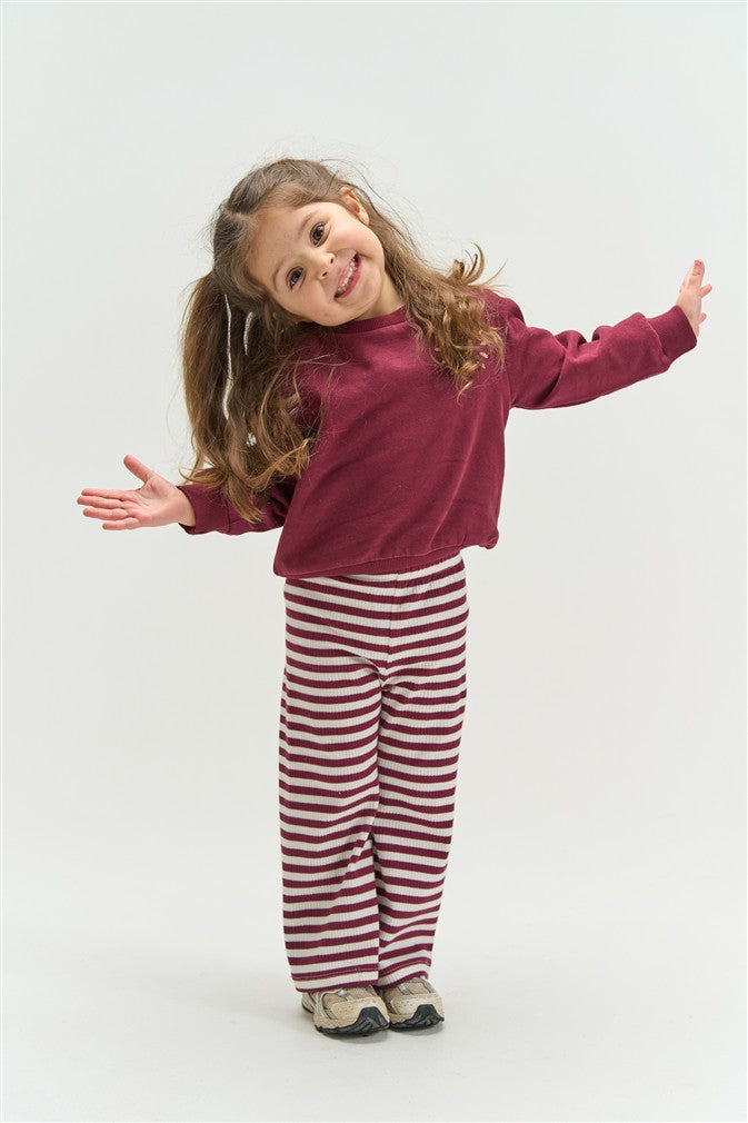 Comfortabele sweater voor peuter meisjes in donkerrode tint.
