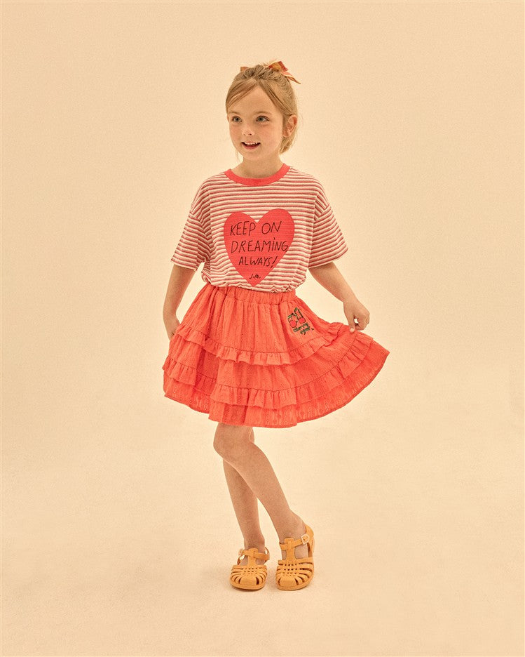 Kind draagt Heartchain Stripe t-shirt
