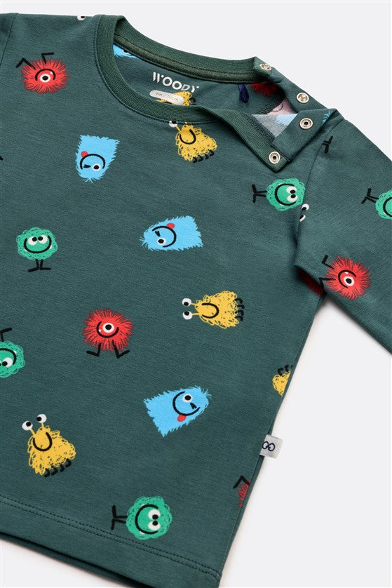 detail drukknopen aan hals voor baby pyjama