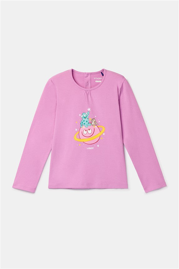 Roze kinderpyjama met alien, konijn en planeet op de voorkant.