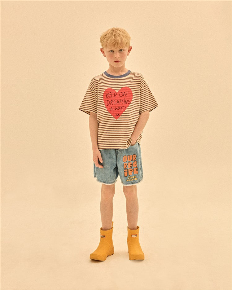 Kind draagt Our Recipe denim short
