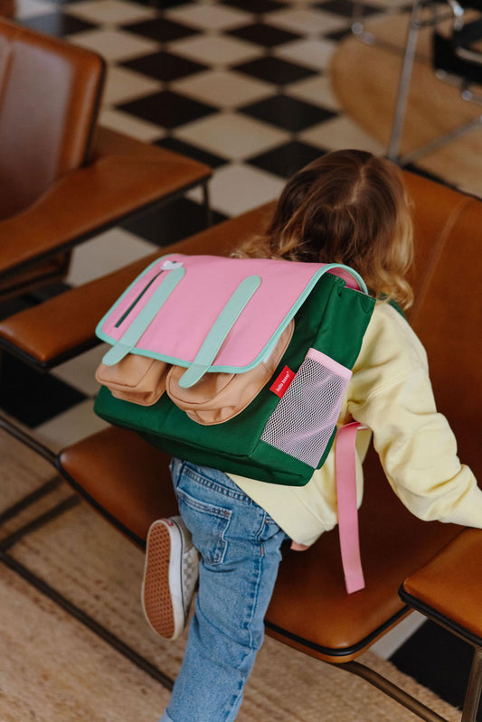 lifestyle beeld van boekentas mini bubblegum van hello hossy