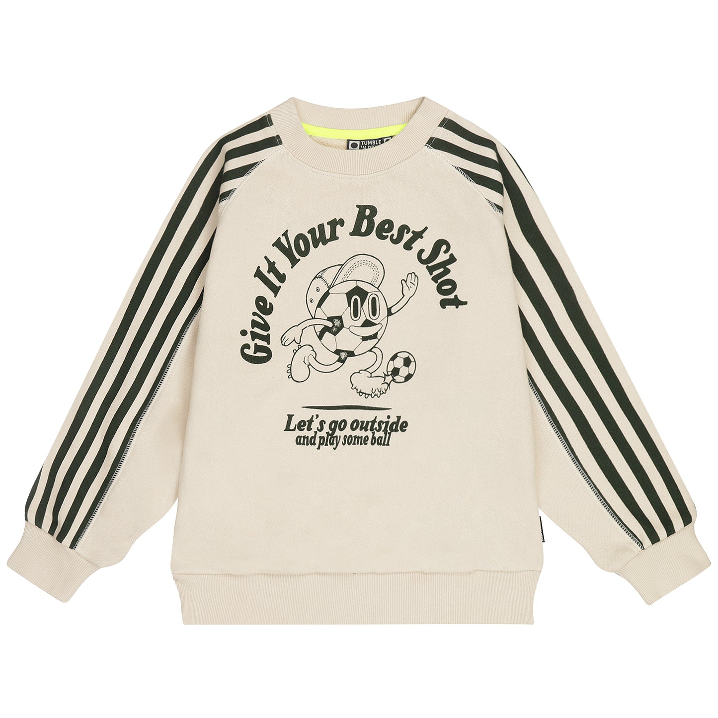 Sandshell kleurige jongenssweater met voetbalprint op de voorkant van tumble'n dry