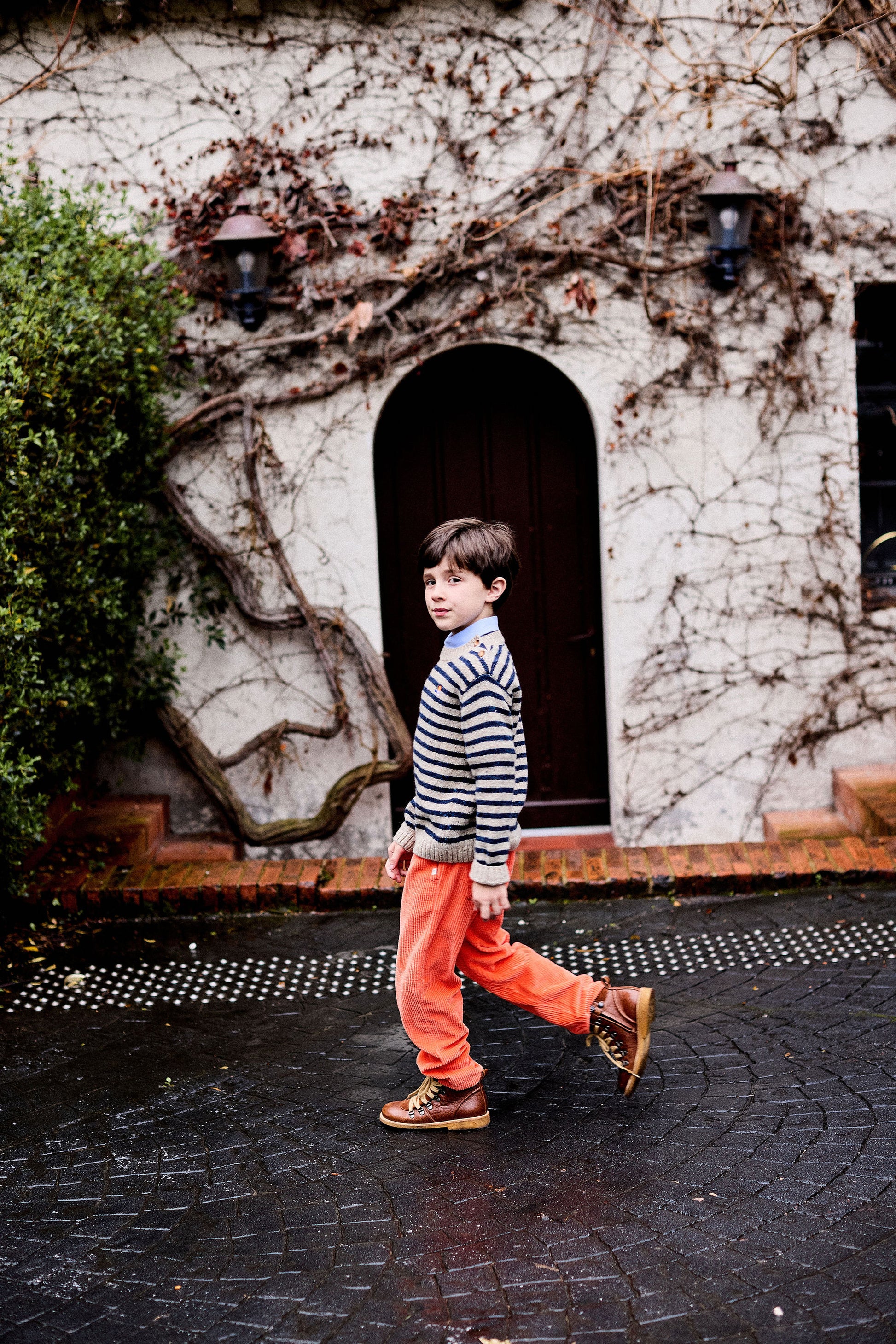 Oranje corduroy broek voor jongens en meisjes.