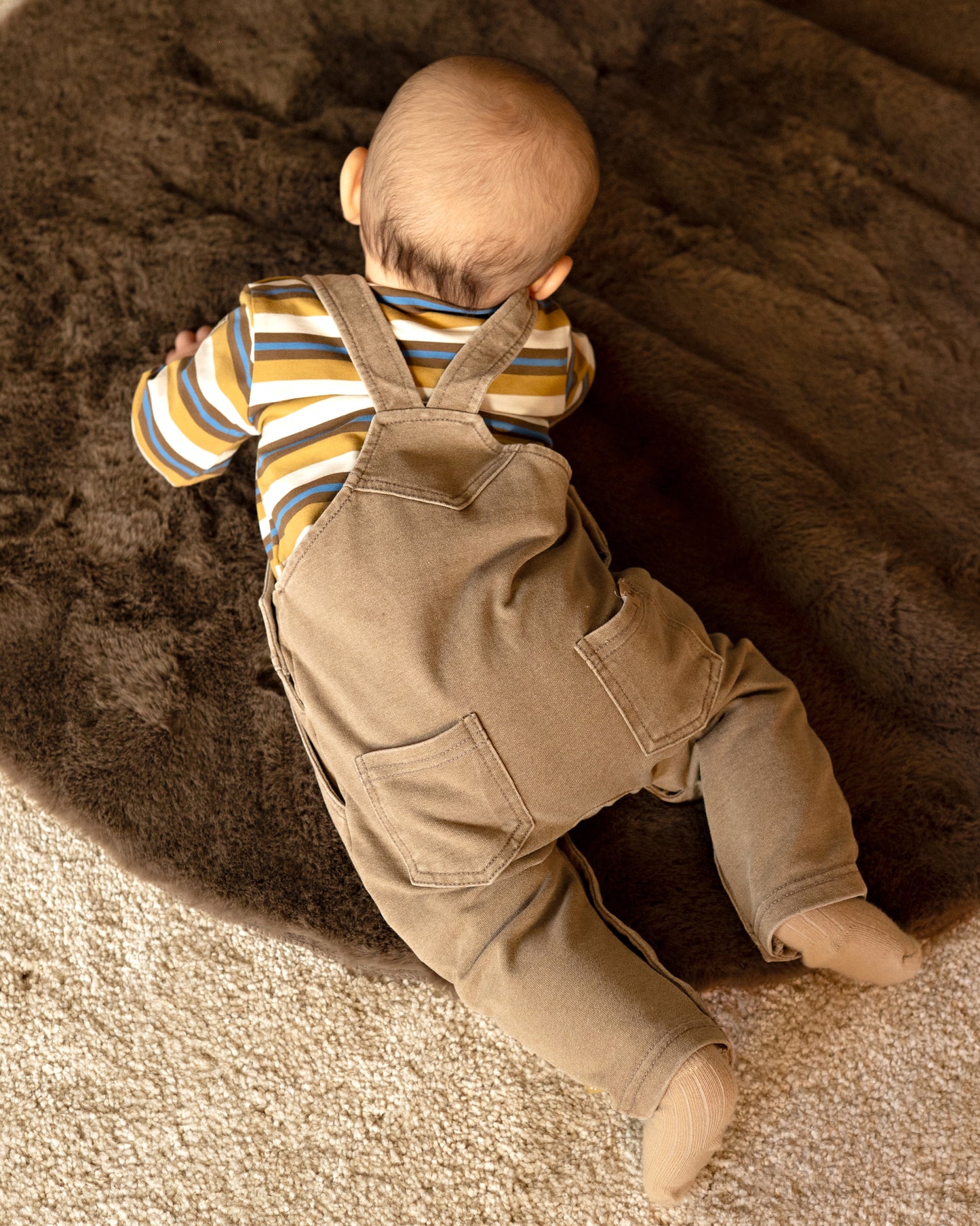 Baby jongens salopette van fijne corduroy.
