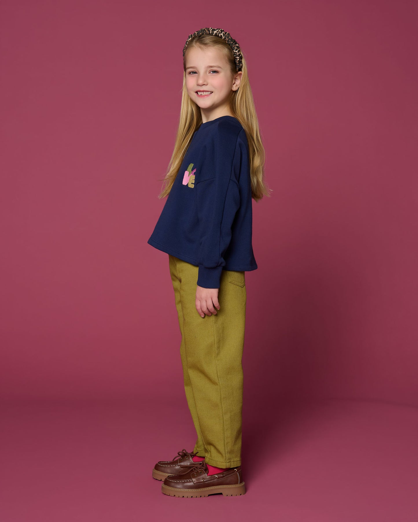 zijaanzicht ballon fit jeans khaki