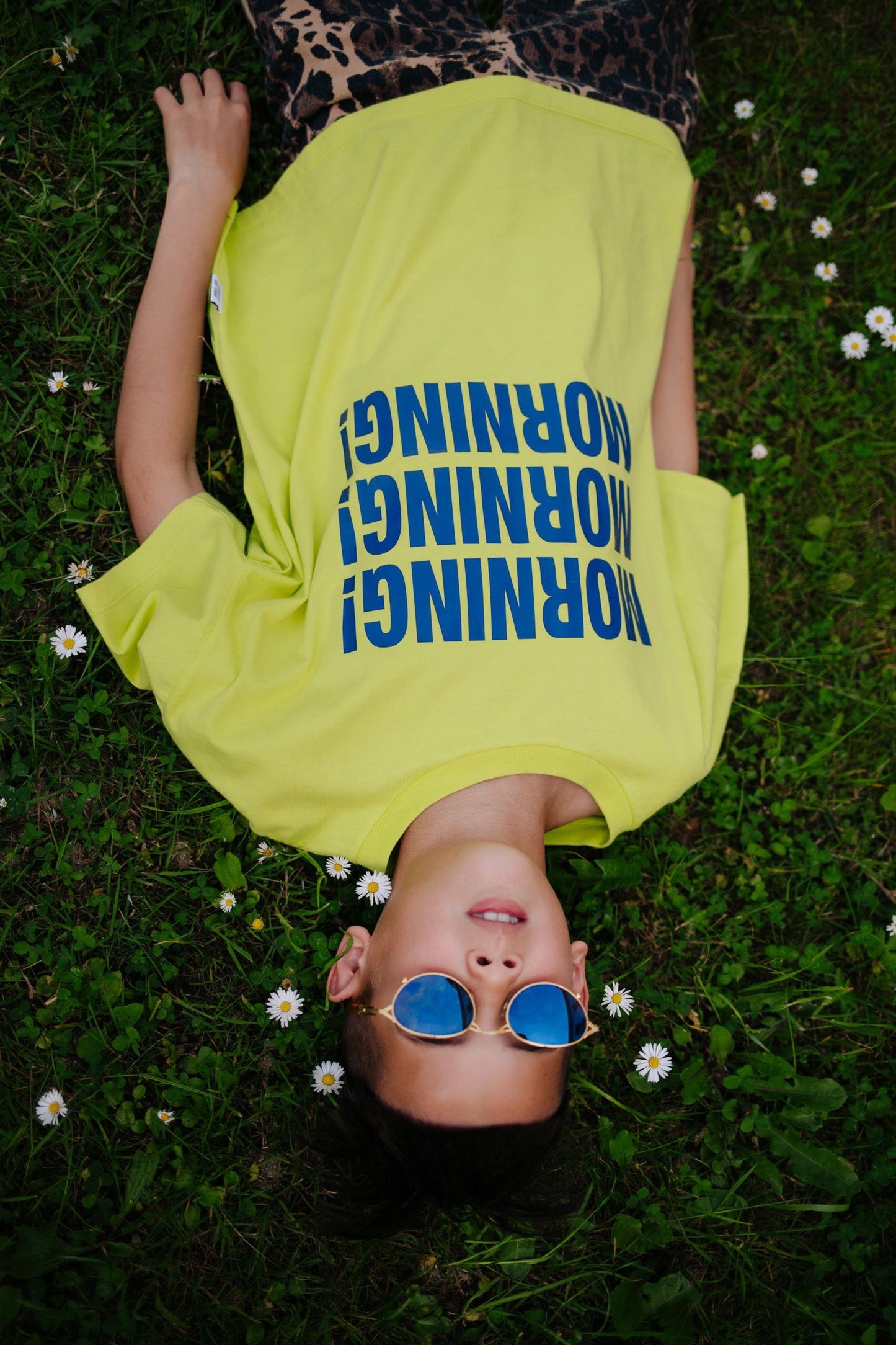 Fluo groen t-shirt met Morning volledig zicht