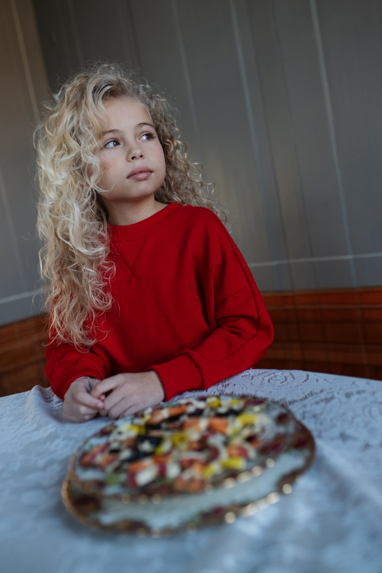 lifestyle beeld meisje met coco sweater salsa