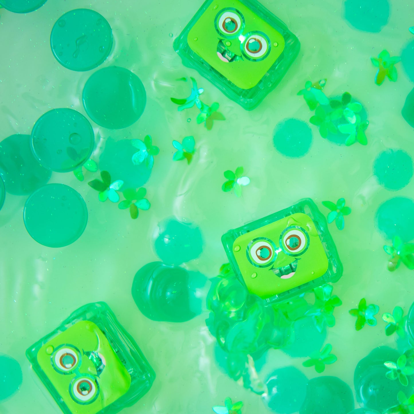 Light-Up Sensory Cubes Pippa