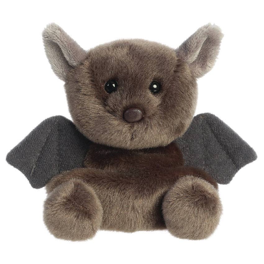 Luna Bat met lieve glimlach