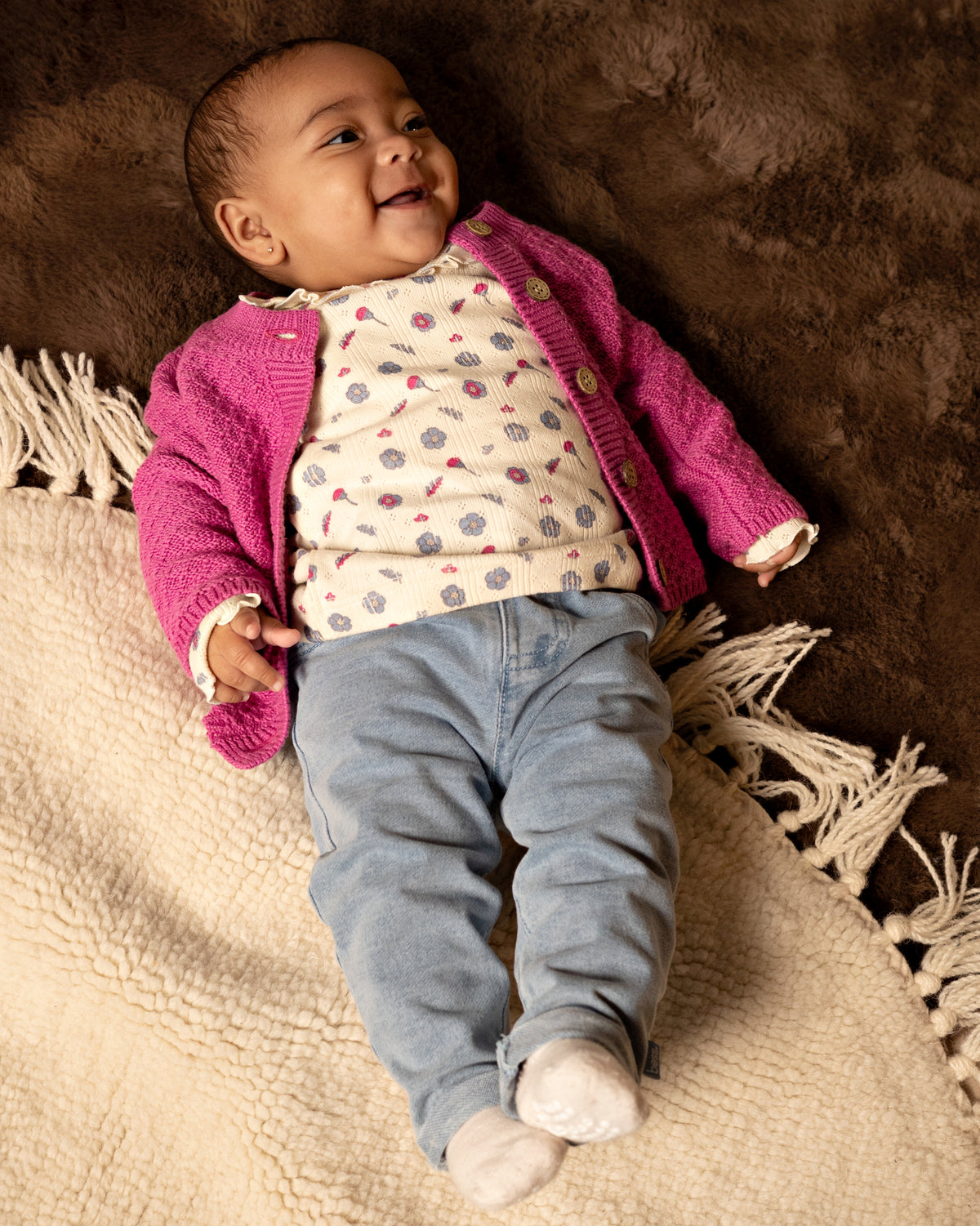 Soepele jogger broek met denim uitstraling.