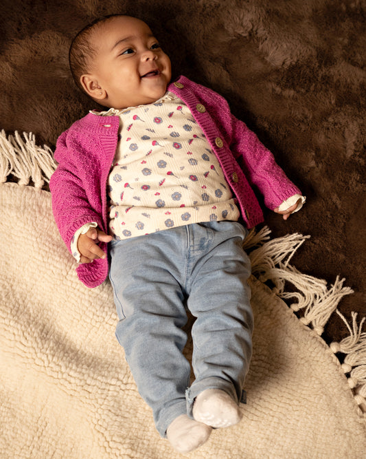 Soepele jogger broek met denim uitstraling.