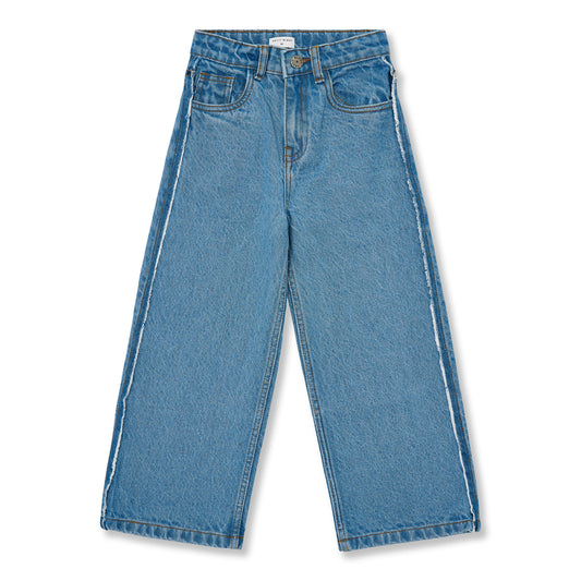 Wide leg kinderjeans in mid blue met wijde pijpen en contrasterende zijnaden.