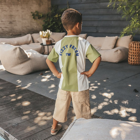 jongen draagt wide tshirt fresh achterzijde