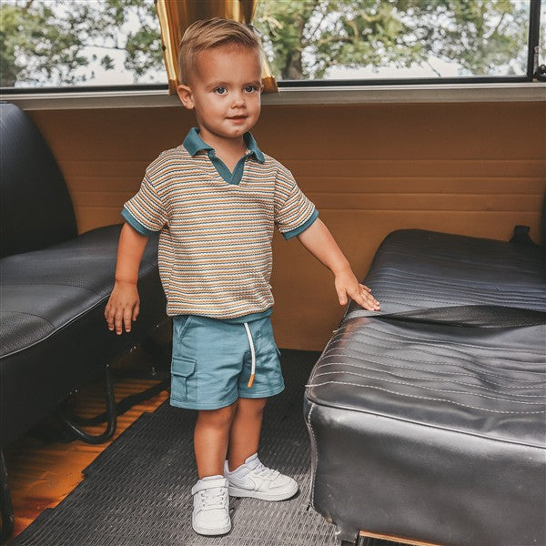 jongen draagt casual polo warp van your wishes