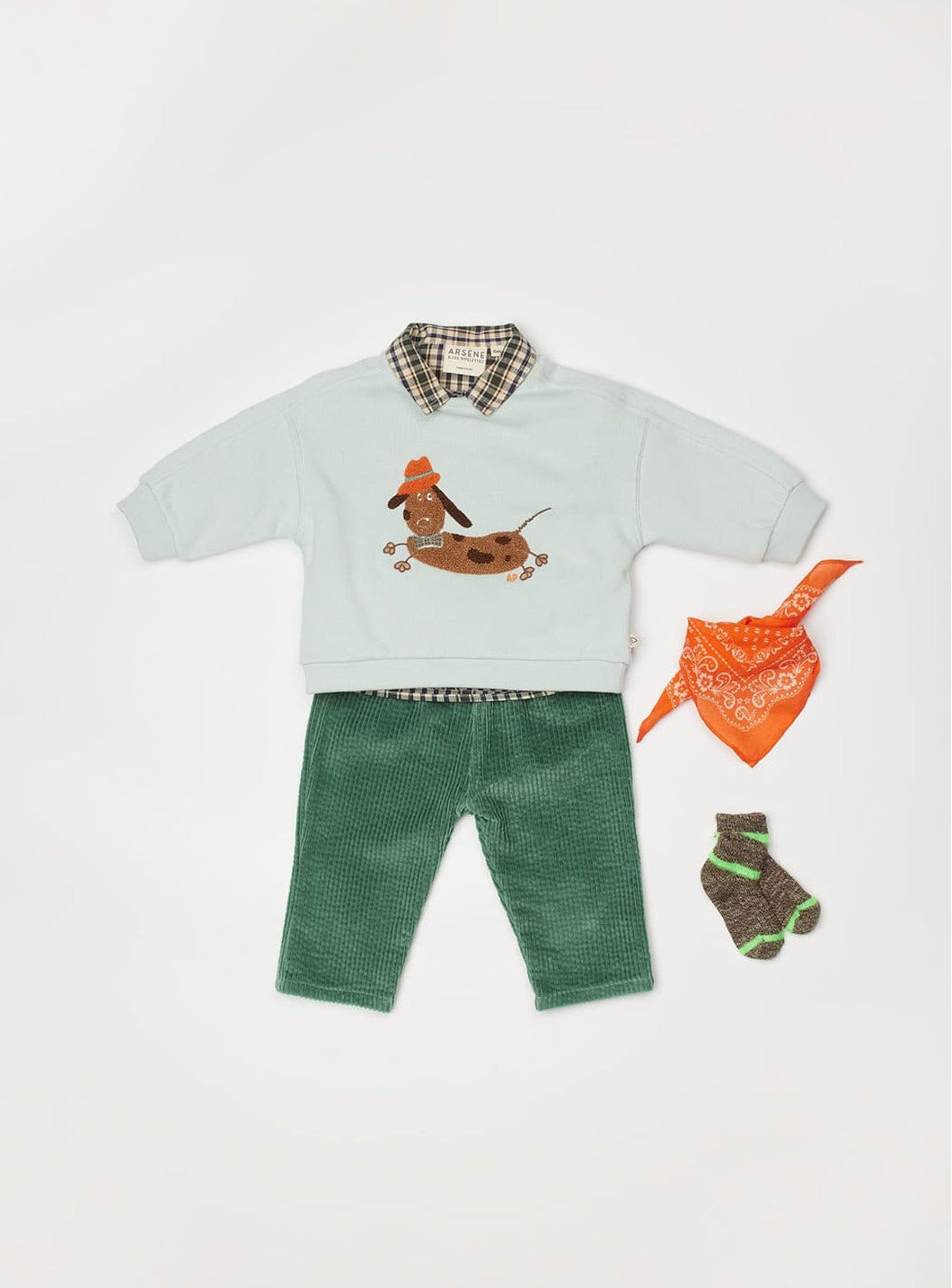 Baby jongens trui met zachte hondenpatch op de voorkant.