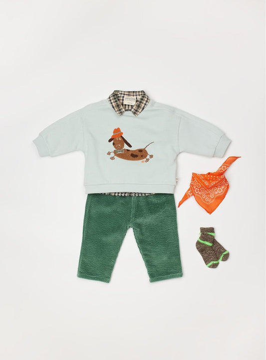 Baby jongens trui met zachte hondenpatch op de voorkant.