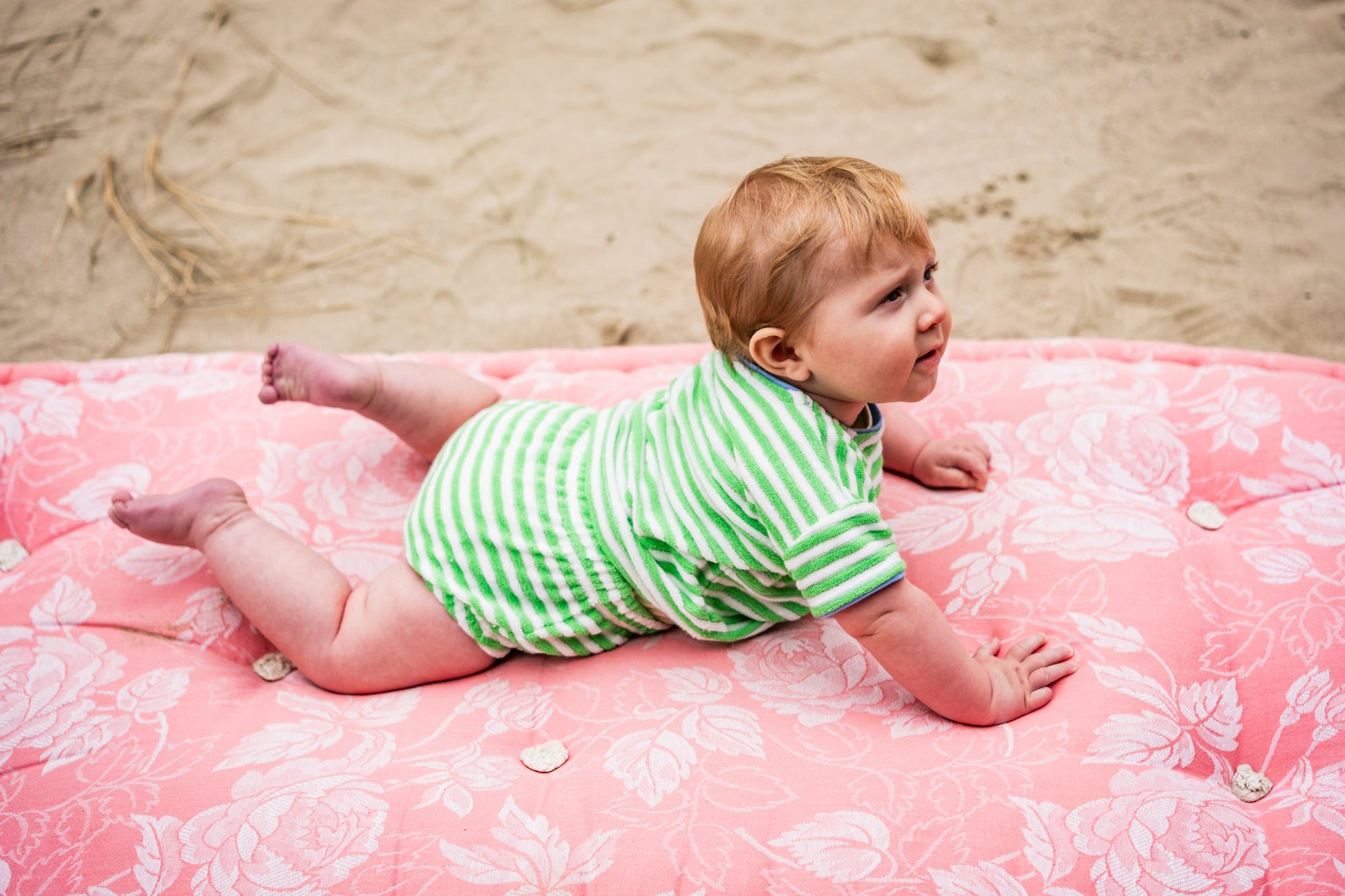 lifestyle foto beachwear set tshirt + bloomer 
