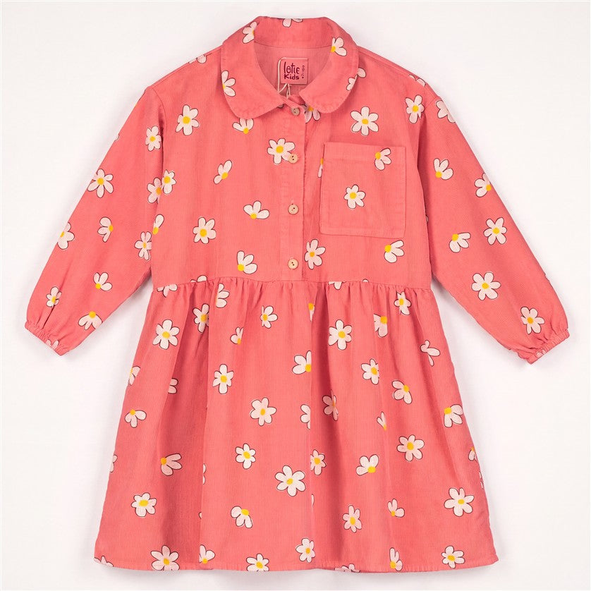 Koraalroze corduroy jurk voor meisjes met all-over madeliefjesprint.