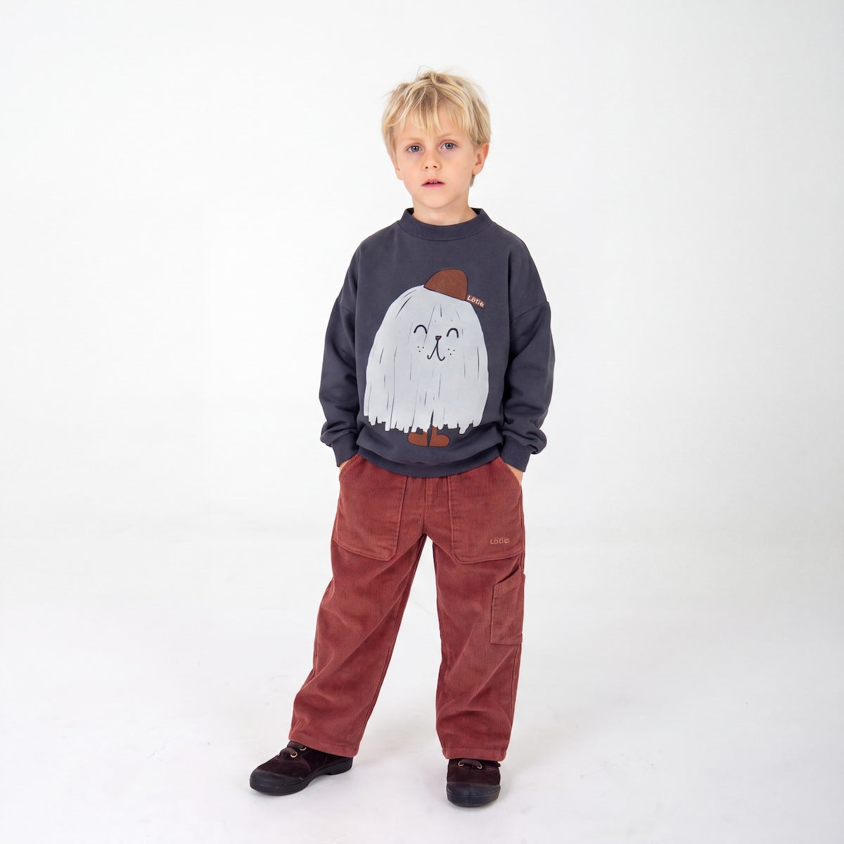 Effen bruine ribfluwelen broek met wide leg.