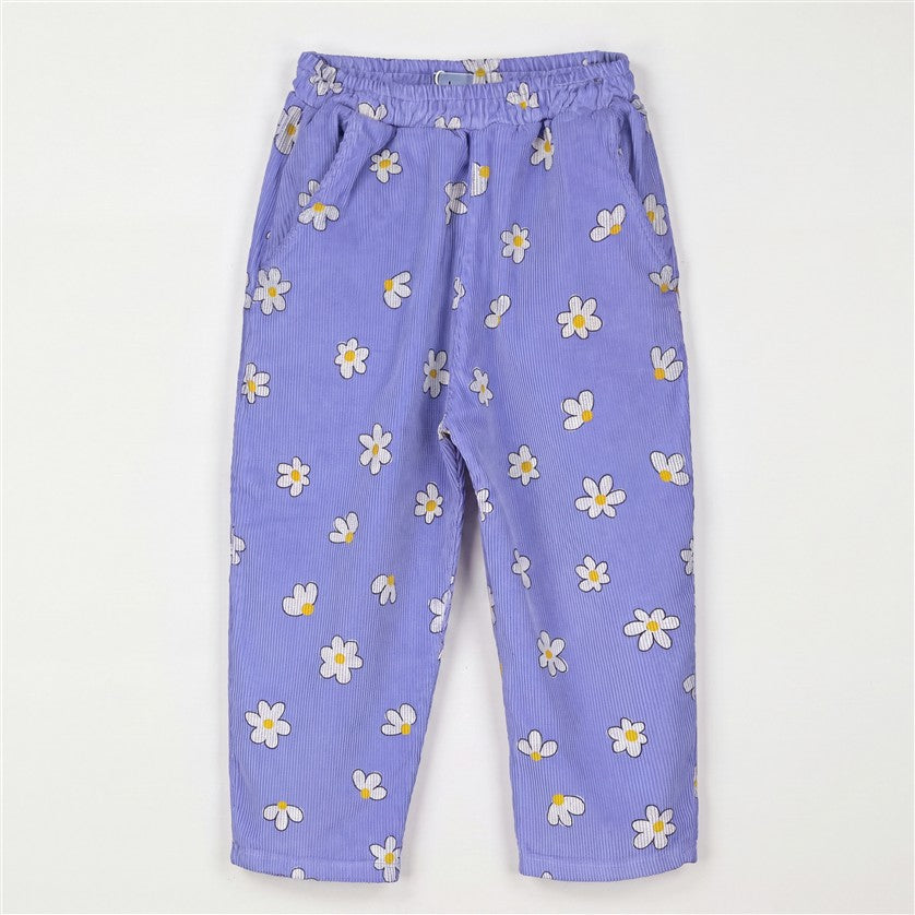 Lavendelkleurige wijde corduroy broek met all-over madeliefjesprint.