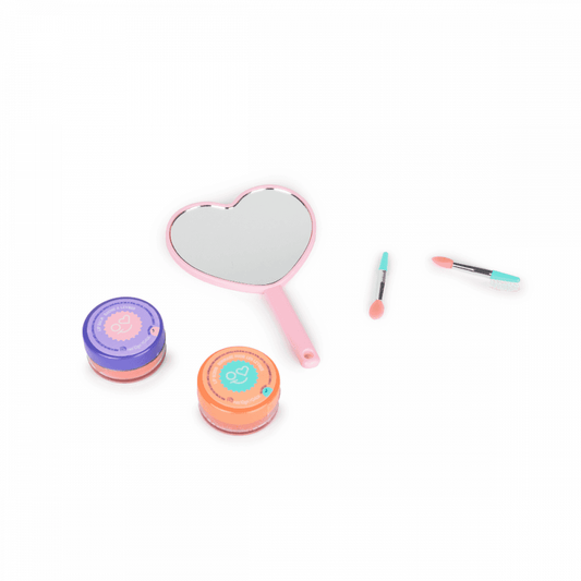 inhoud Lipverzorgingsset Piece of Cake met berry lipproduct, lipapplicator en hartvormige spiegel.