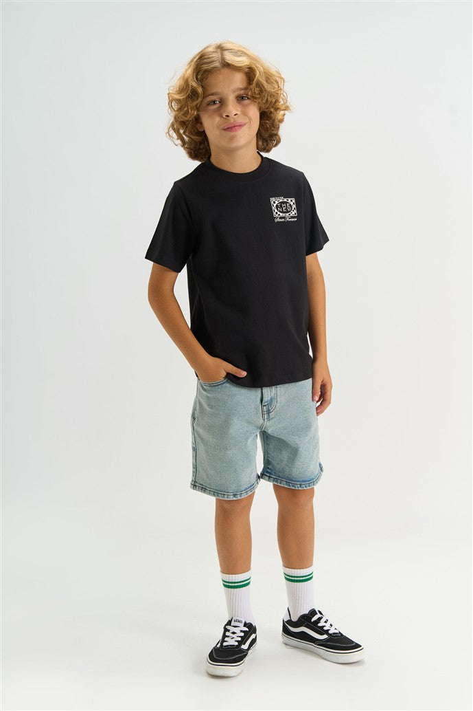 jongen draagt denim short josh van the new