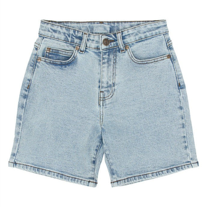 lichtblauwe kindershort in denim van the new