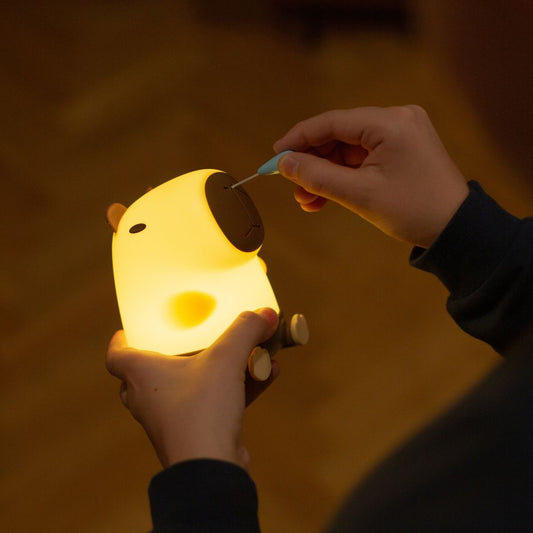 Schattige capibara lamp van MARY’S.