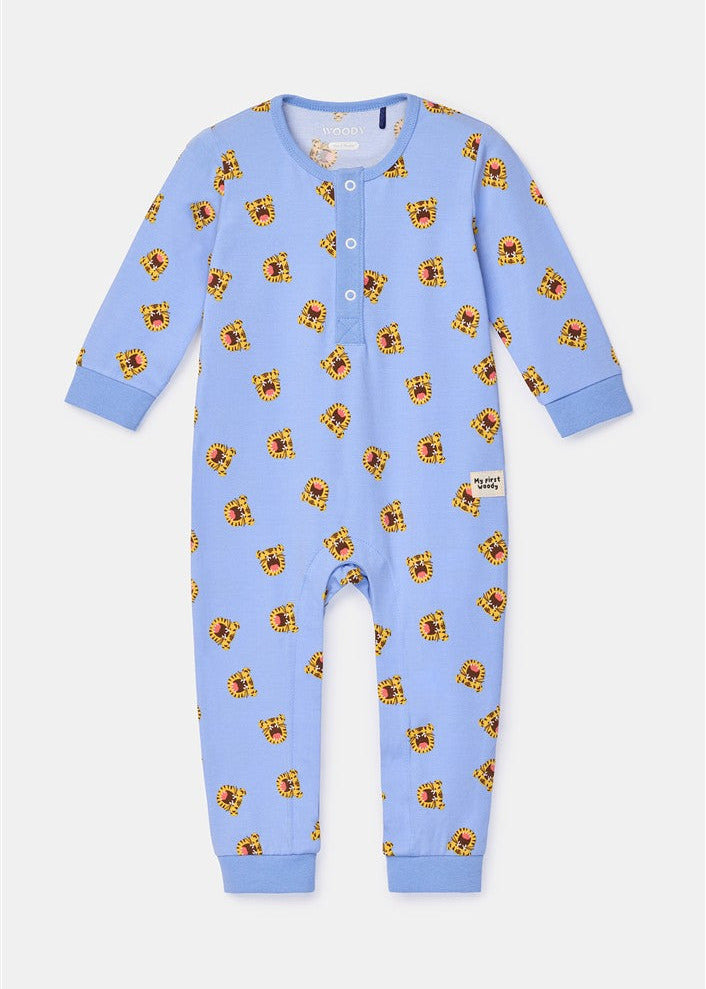 eendelige pyjama voor baby in lichtblauw met tijgerprint van woody