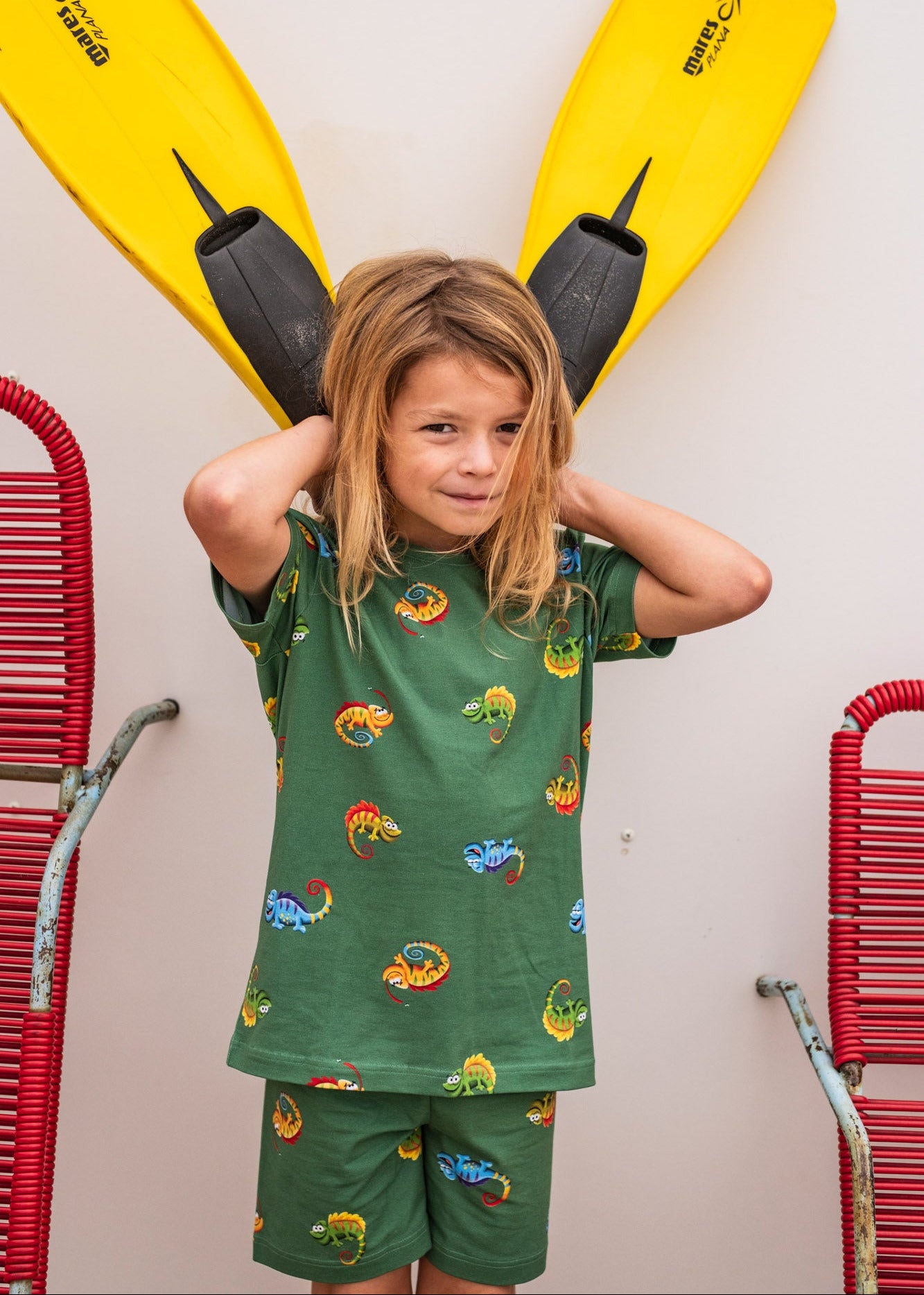 Groene kinderpyjama met all-over kameleonprint van Woody