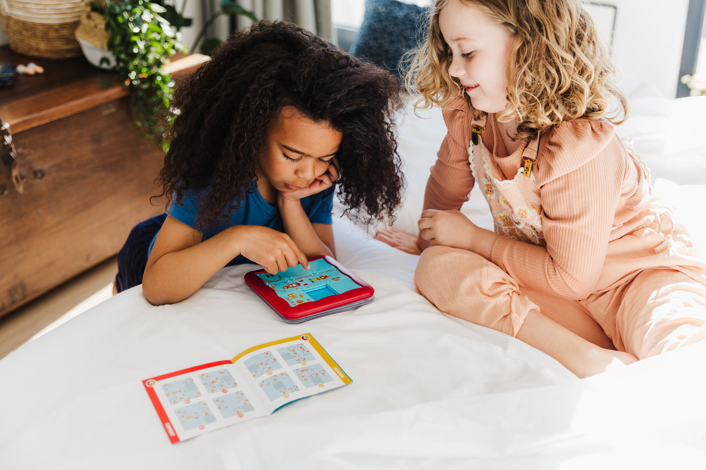 kinderen spelen robot factory
