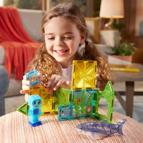 Magnetische bouwtegels voor fantasierijk oceaanspel.