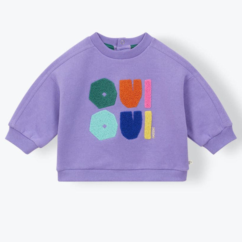 Paarse sweater voor baby en kinderen met OUI OUI-patch op de voorkant voor baby