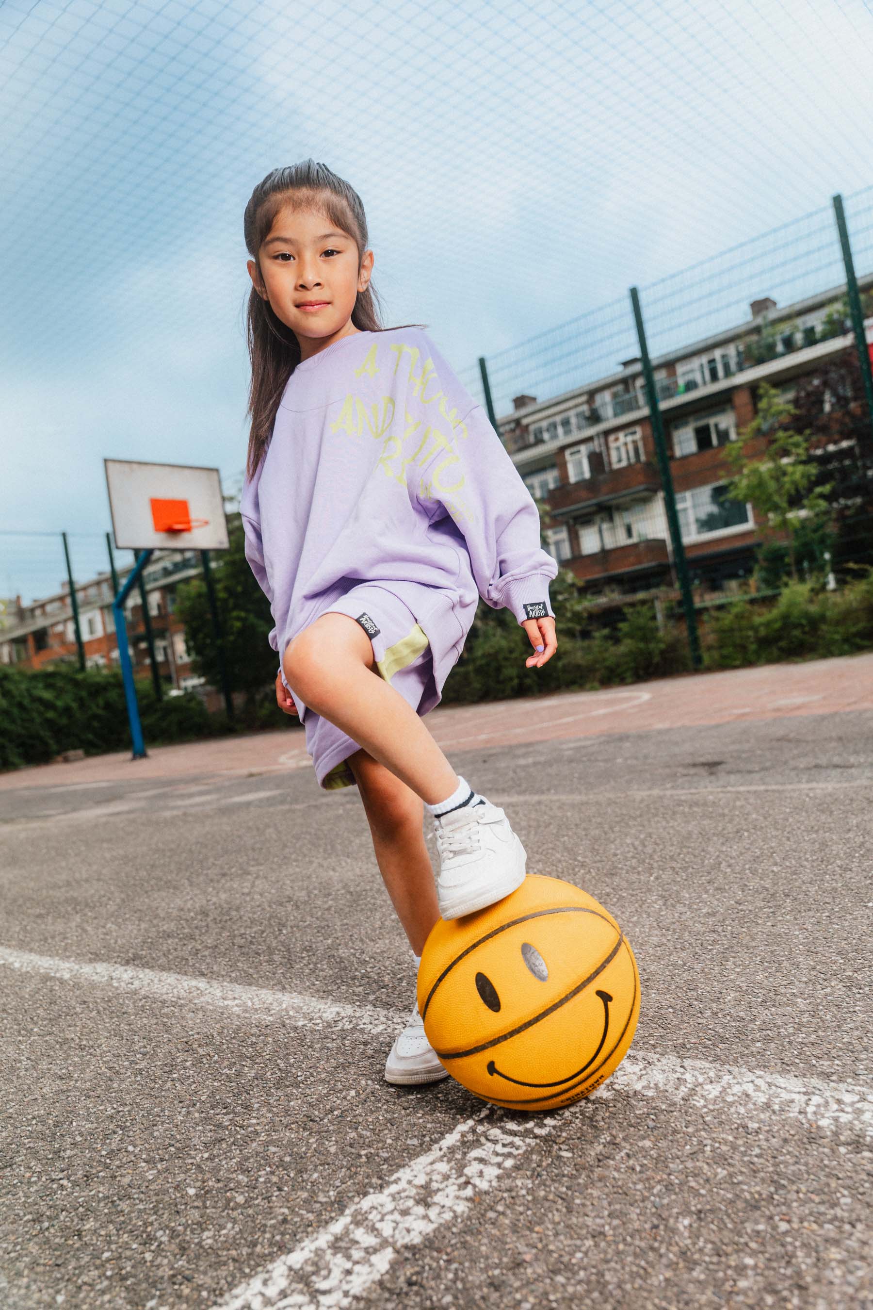 sfeerbeeld sweater hedwig lilac en hind short lilac