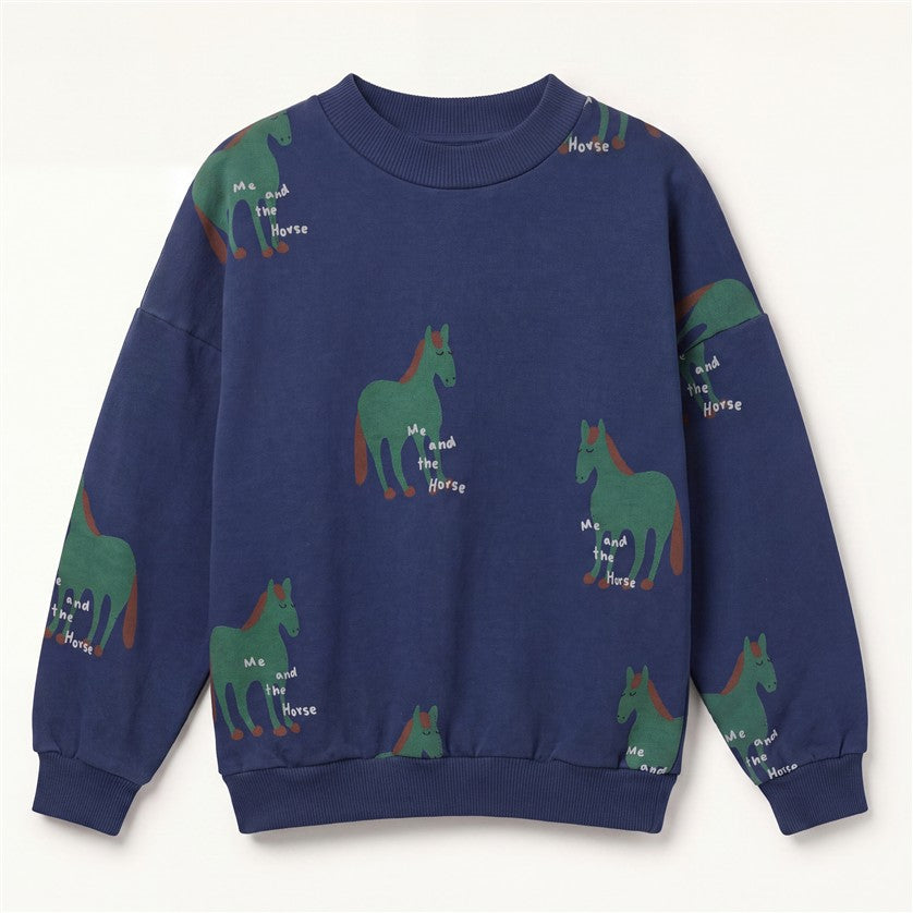 Donkerblauwe jongens sweater van Lötiekids met all-over paardenprint.