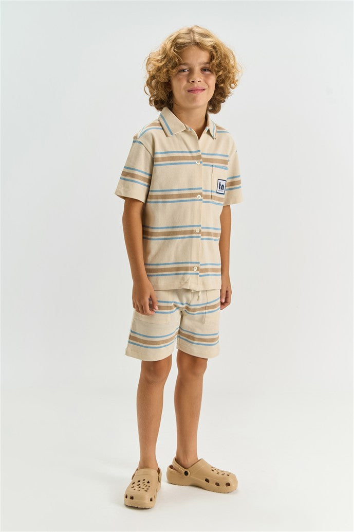 jongen draagt short thor multi striped van the new