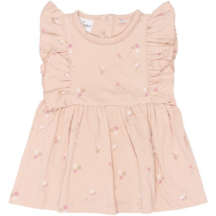 lichtroze babyjurk met body en schelpenprint van the new