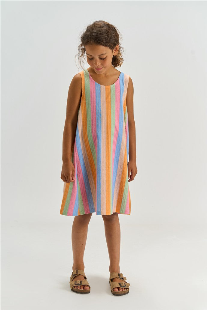 meisje draagt trace dress multi striped van the new