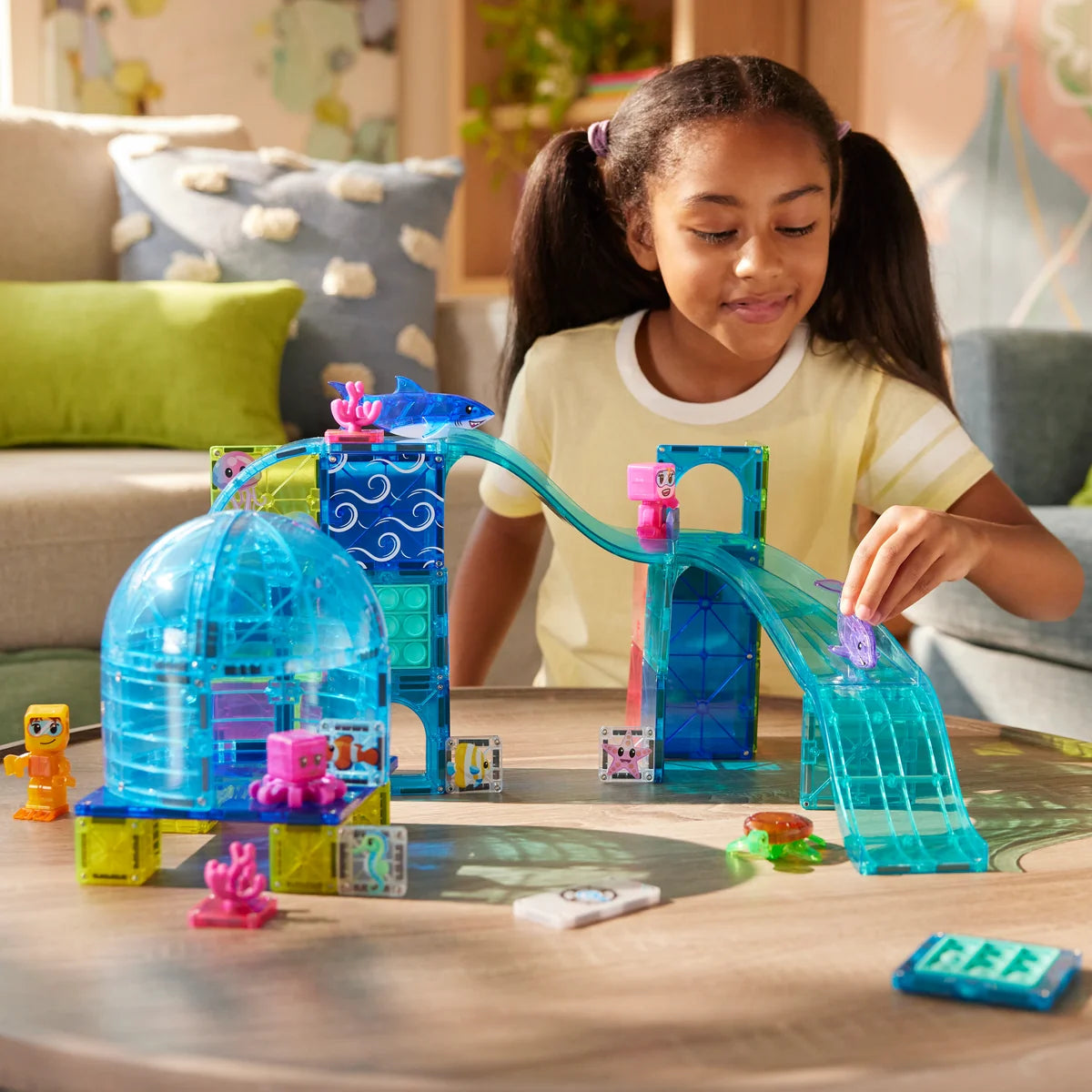Magnetische bouwtegels voor fantasierijk zeespel.