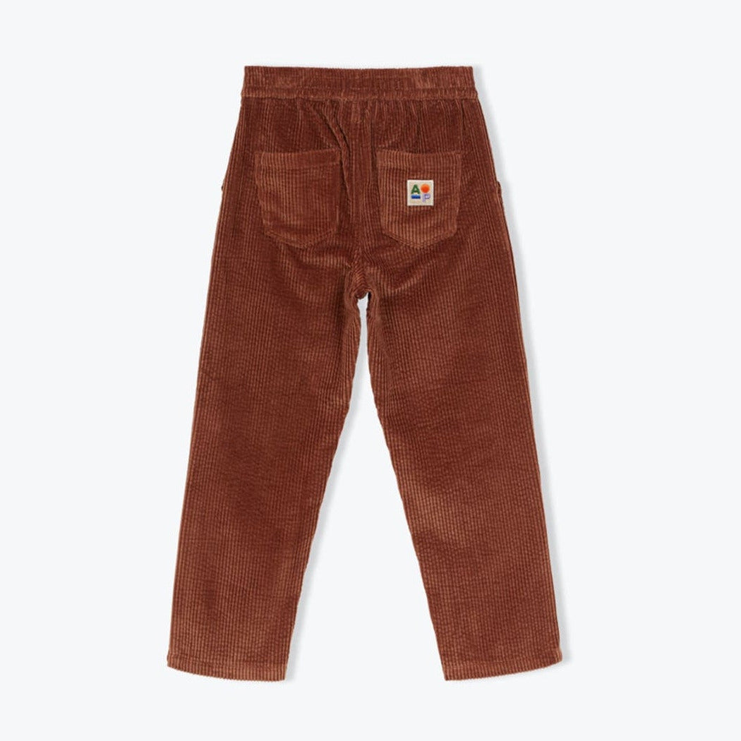 Achterzijde van de bruine ribfluwelen broek voor kinderen.