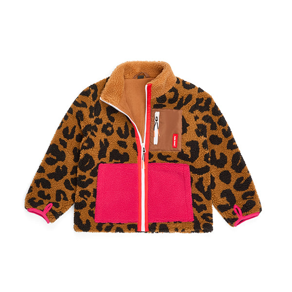 Sherpa fleece vest met leopardprint en rode zakaccenten.