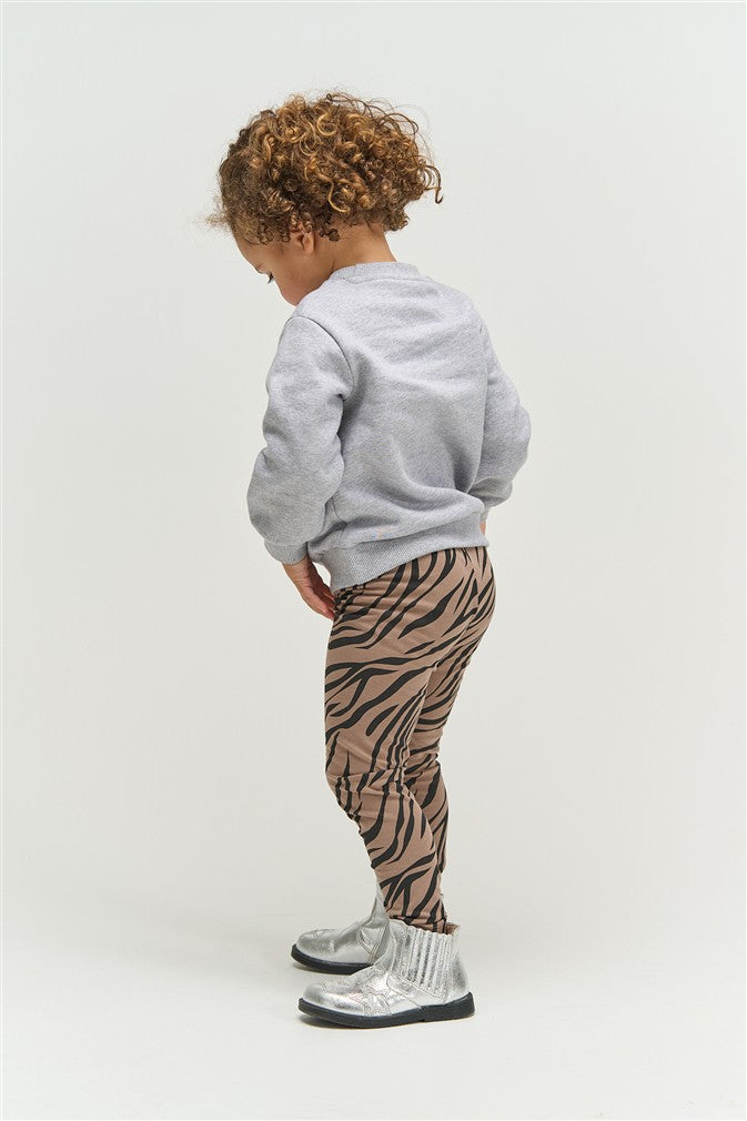 Grijze kindersweater met vrolijke snoepbeer print.
